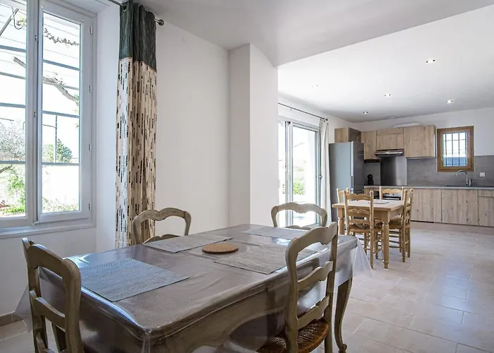 Maison avec jardin proche du centre-ville Isle-sur-la-Sorgue